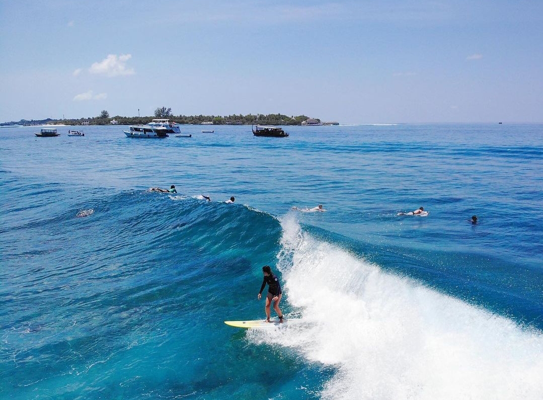 Maledivy-surfing 4